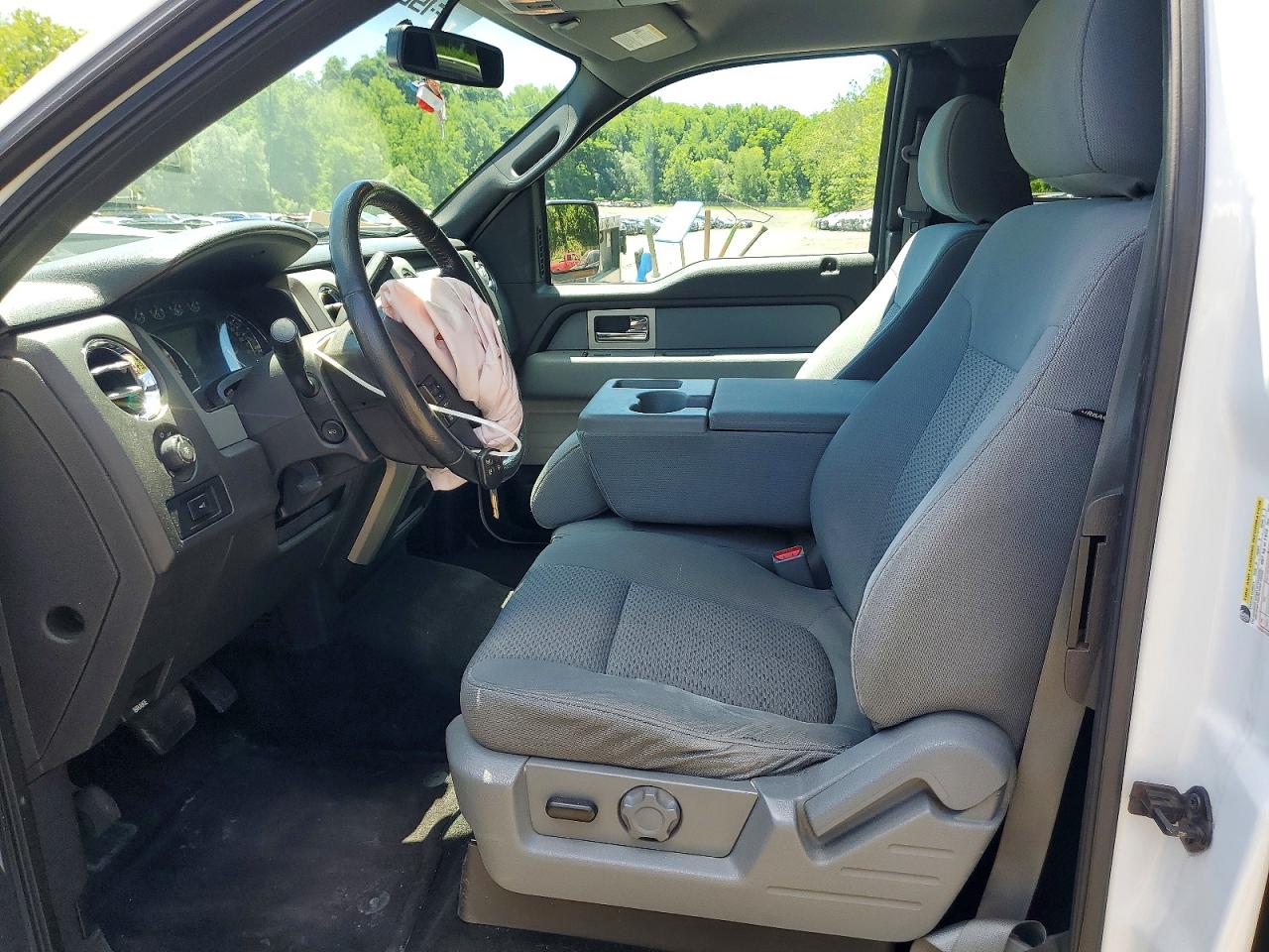 2011 Ford F150 Super Cab White vin: 1FTFX1ET2BFB87403