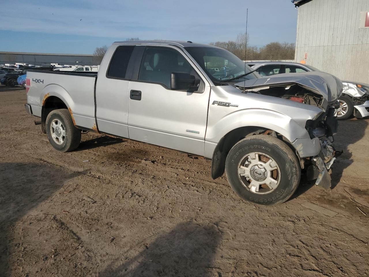 2013 Ford F150 Super Cab White vin: 1FTFX1ET2DFA07274
