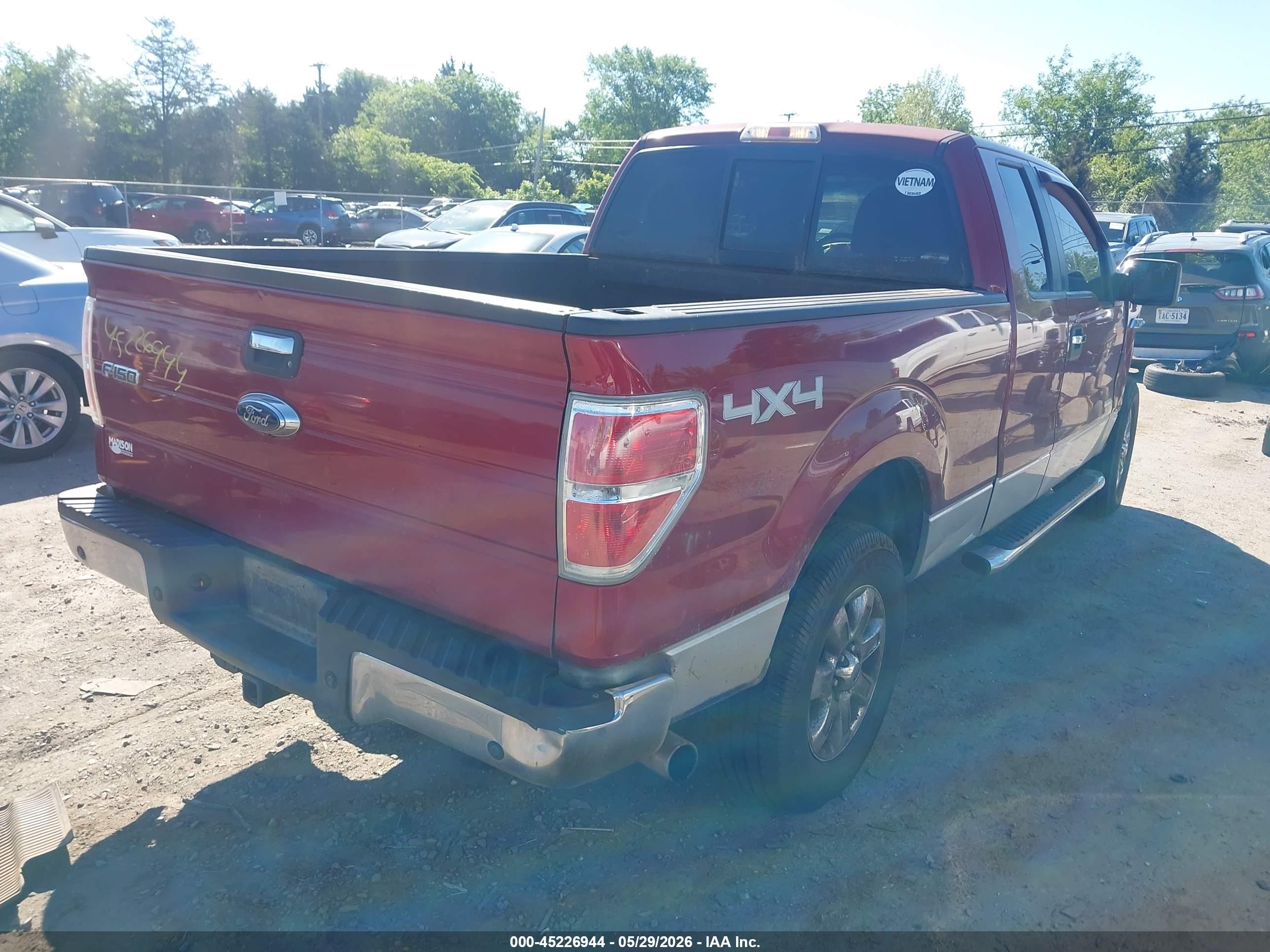 2013 Ford F-150 Xlt Red vin: 1FTFX1ET2DFE09814