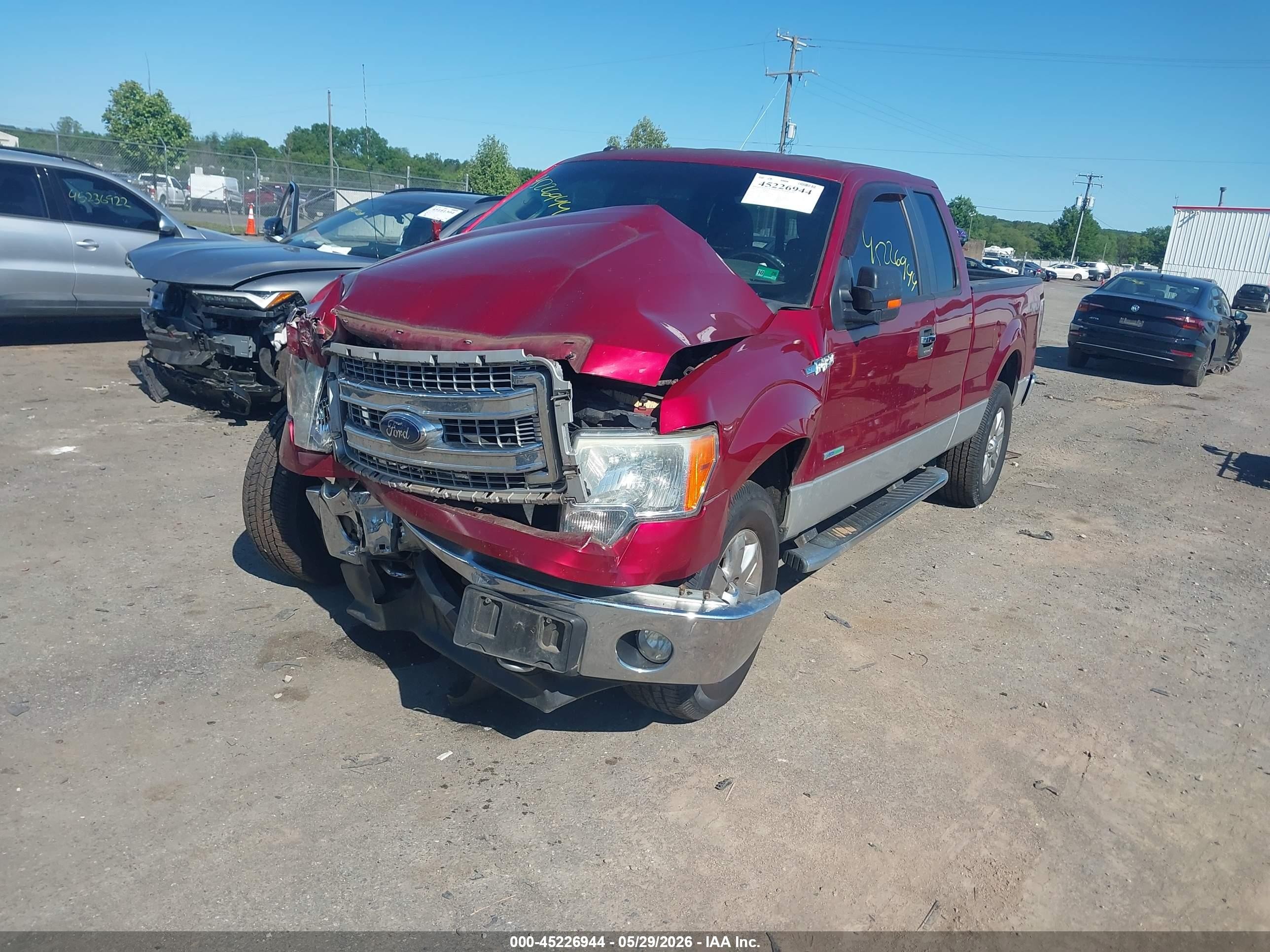2013 Ford F-150 Xlt Red vin: 1FTFX1ET2DFE09814