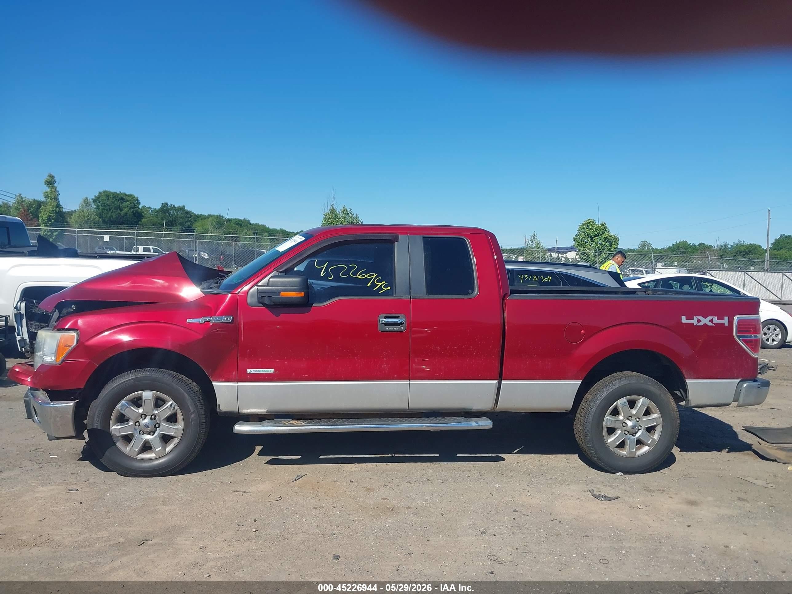 2013 Ford F-150 Xlt Red vin: 1FTFX1ET2DFE09814