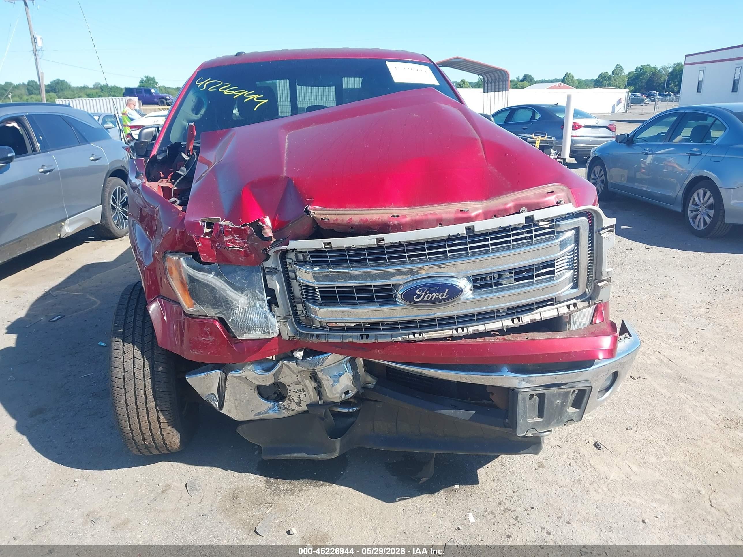 2013 Ford F-150 Xlt Red vin: 1FTFX1ET2DFE09814