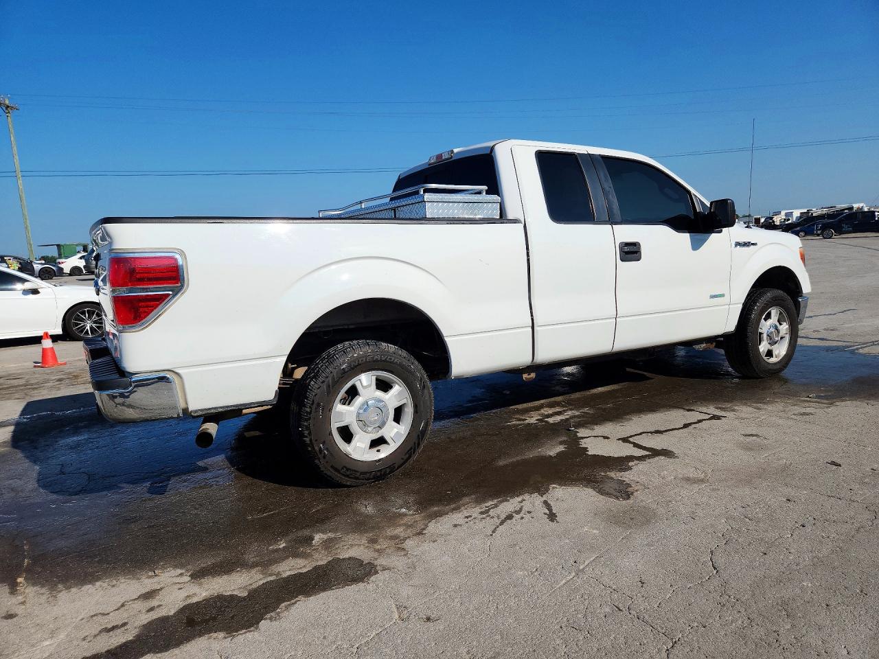 2013 Ford F150 Super Cab Белый vin: 1FTFX1ET2DKD66213
