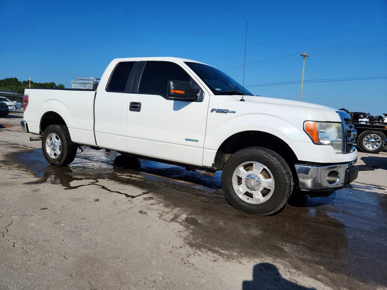 2013 Ford F150 Super Cab Белый vin: 1FTFX1ET2DKD66213