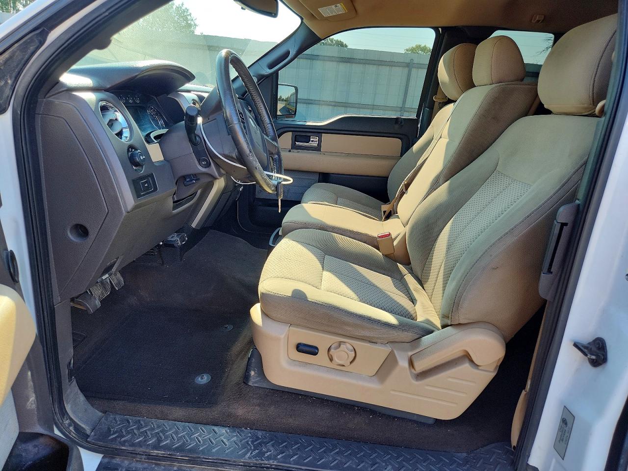2013 Ford F150 Super Cab Белый vin: 1FTFX1ET2DKD66213