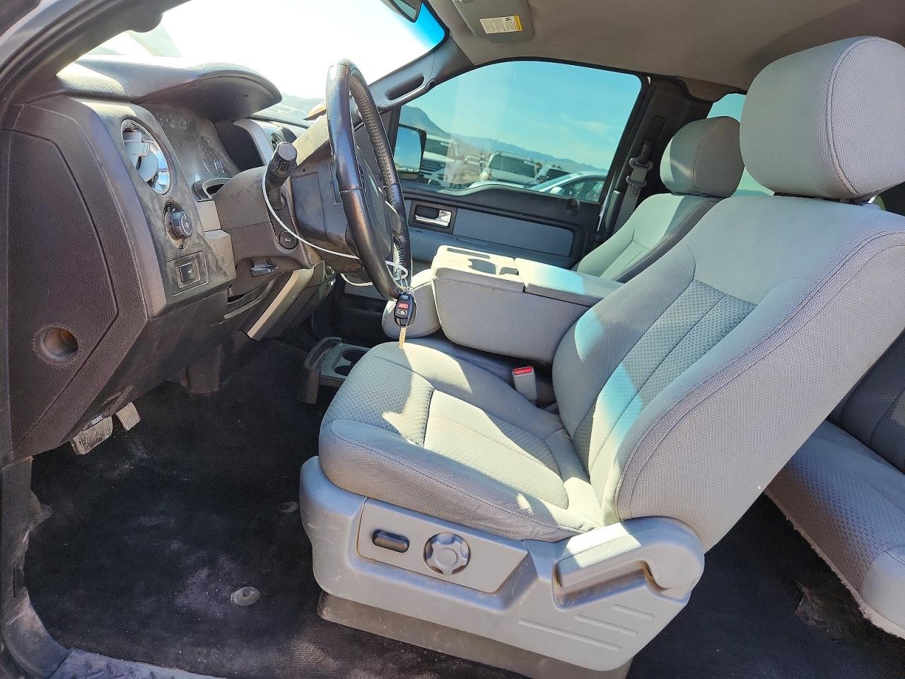 2014 Ford F150 Super Cab White vin: 1FTFX1ET2EFC03152