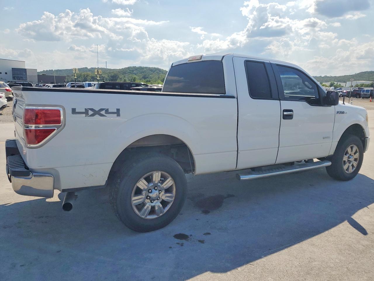 2011 Ford F150 Super Cab White vin: 1FTFX1ET3BFB23600