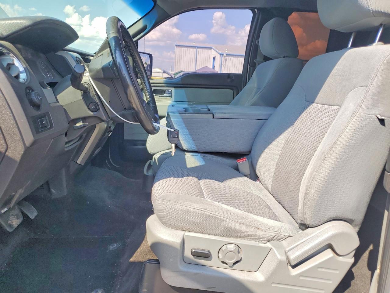 2011 Ford F150 Super Cab White vin: 1FTFX1ET3BFB23600