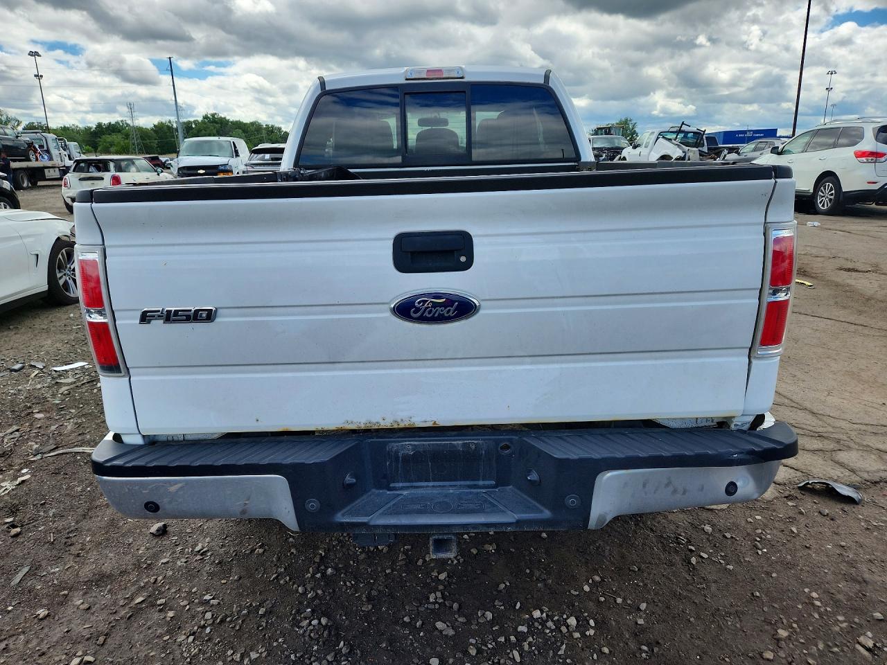 2012 Ford F150 Super Cab White vin: 1FTFX1ET3CFC90945
