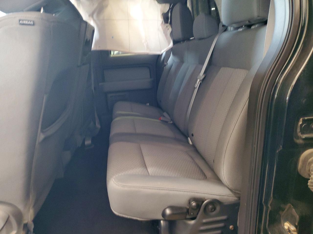 2013 Ford F150 Super Cab Green vin: 1FTFX1ET3DFC20007