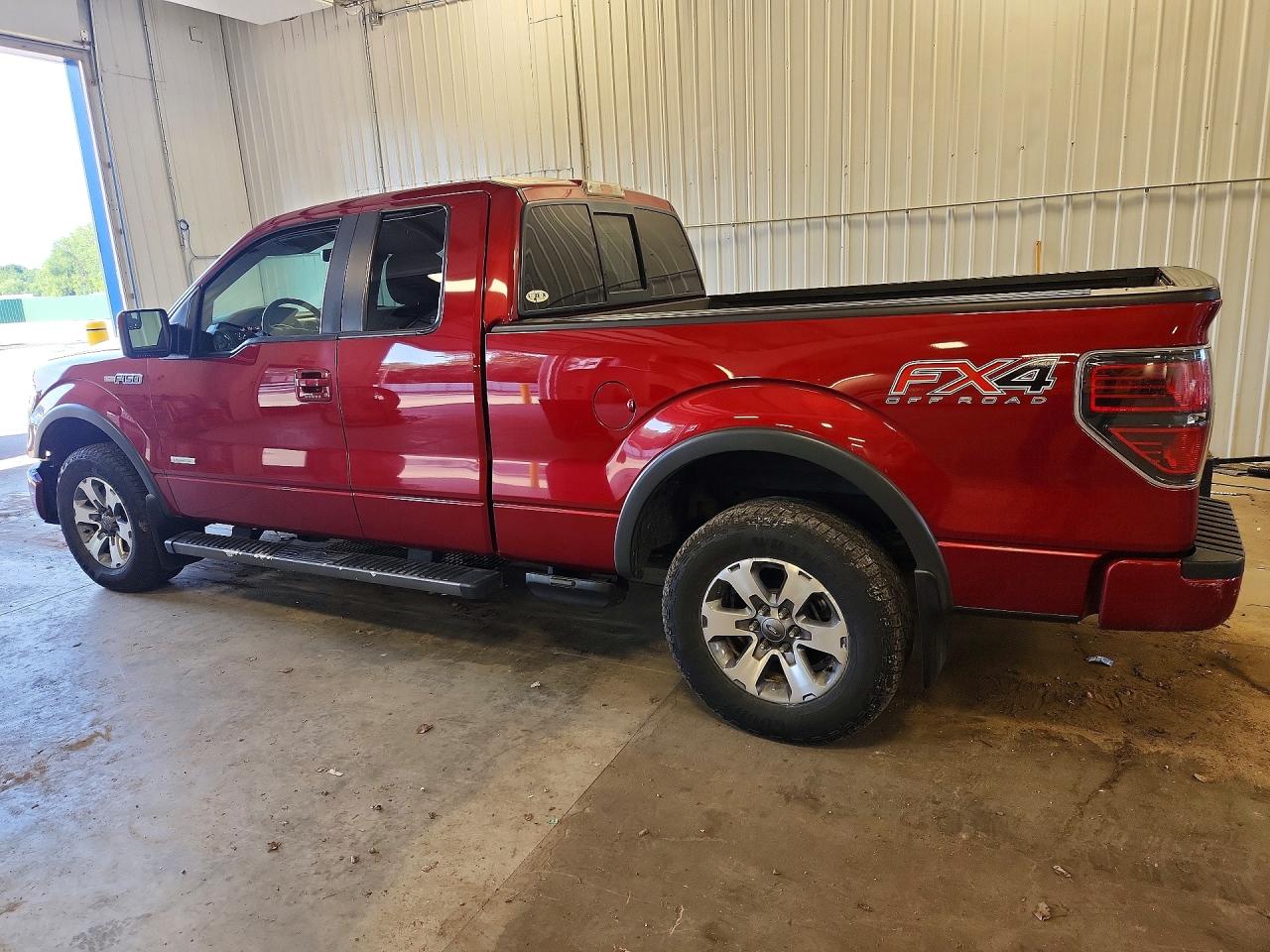 2013 Ford F150 Super Cab Red vin: 1FTFX1ET3DKD60758