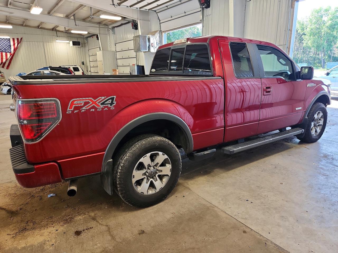 2013 Ford F150 Super Cab Red vin: 1FTFX1ET3DKD60758