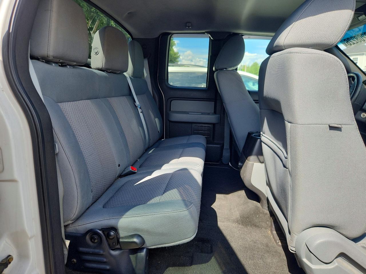 2011 Ford F150 Super Cab White vin: 1FTFX1ET5BFC28137
