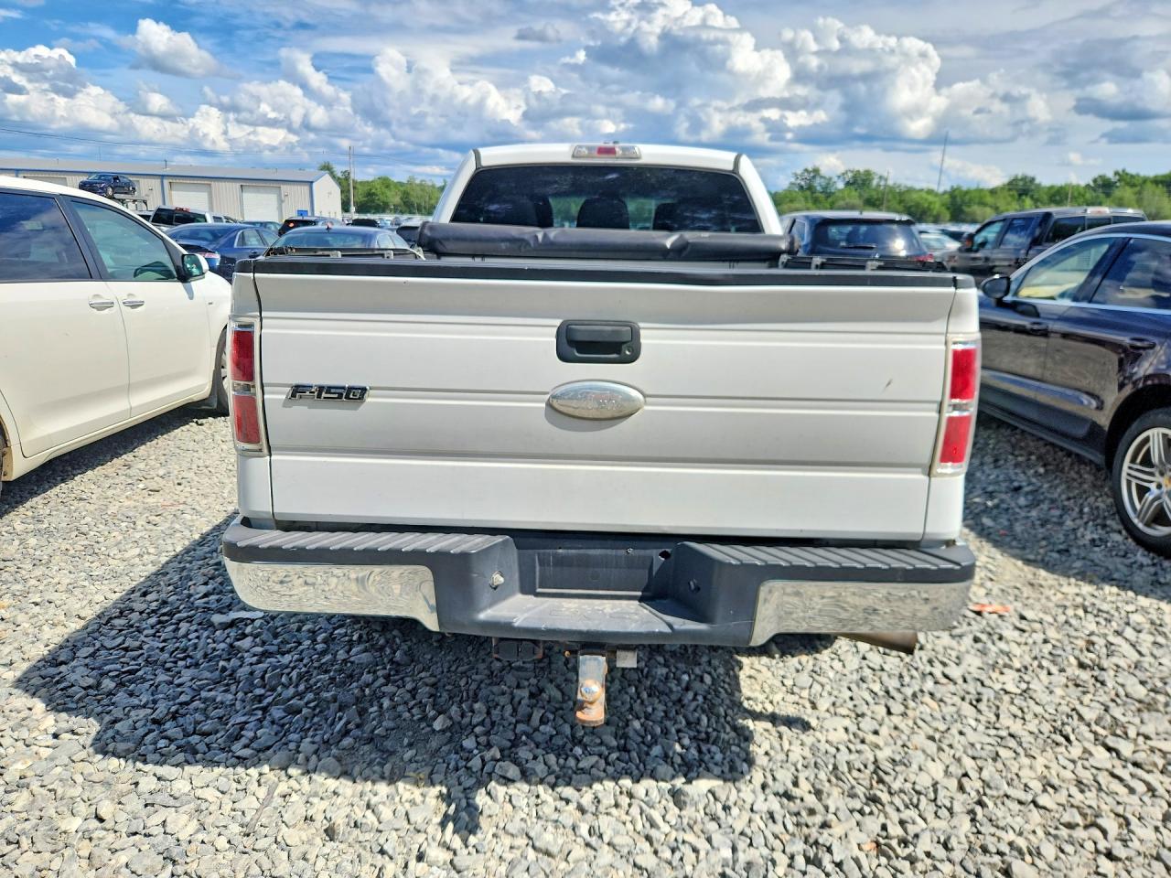 2011 Ford F150 Super Cab White vin: 1FTFX1ET5BFC28137