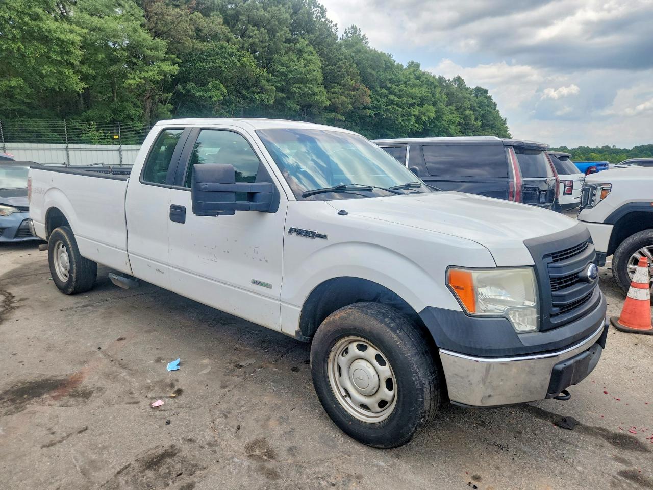 2013 Ford F150 Super Cab White vin: 1FTFX1ET5DKD49325