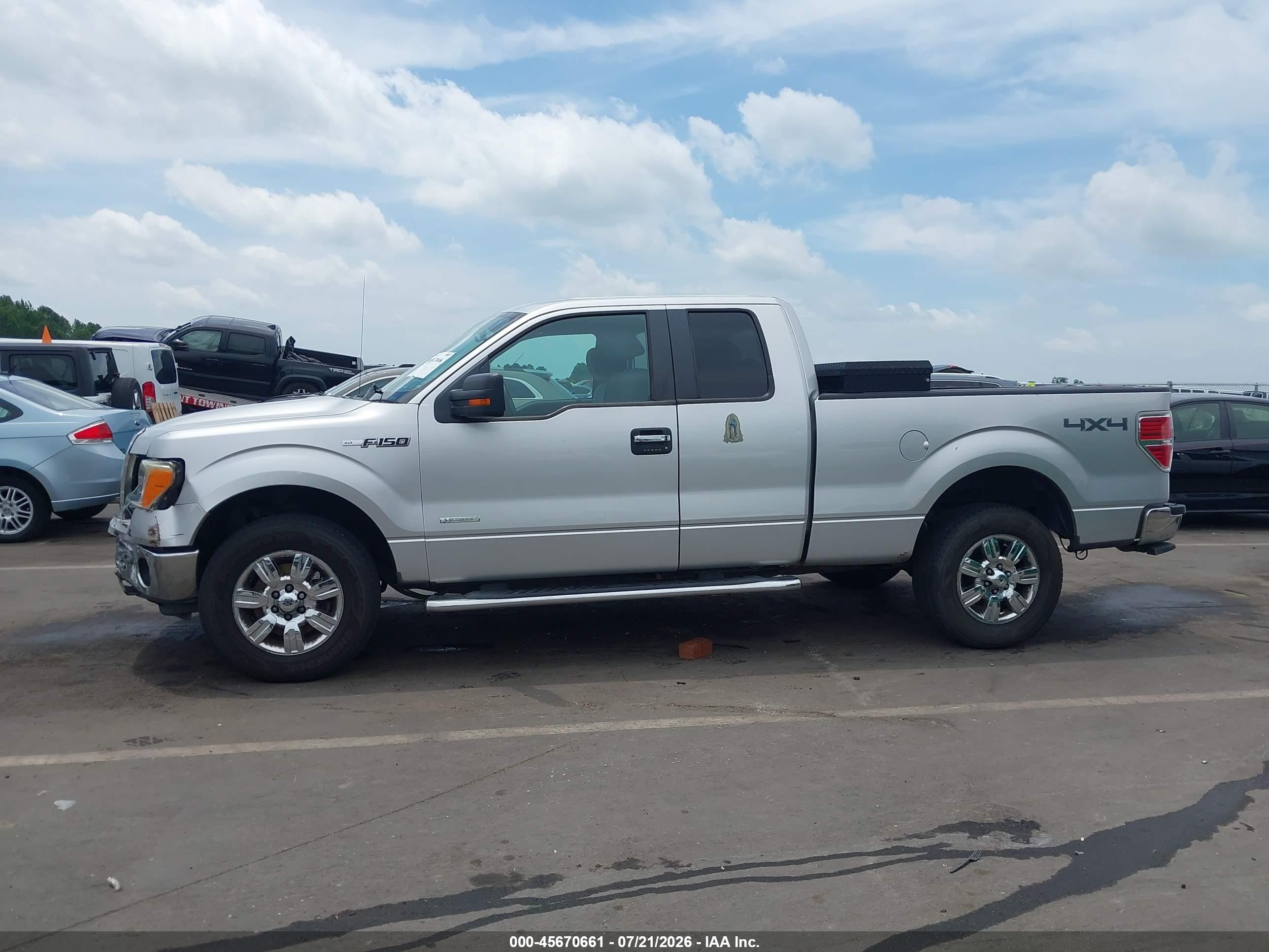2011 Ford F-150 Xlt Серебряный vin: 1FTFX1ET6BFC26087