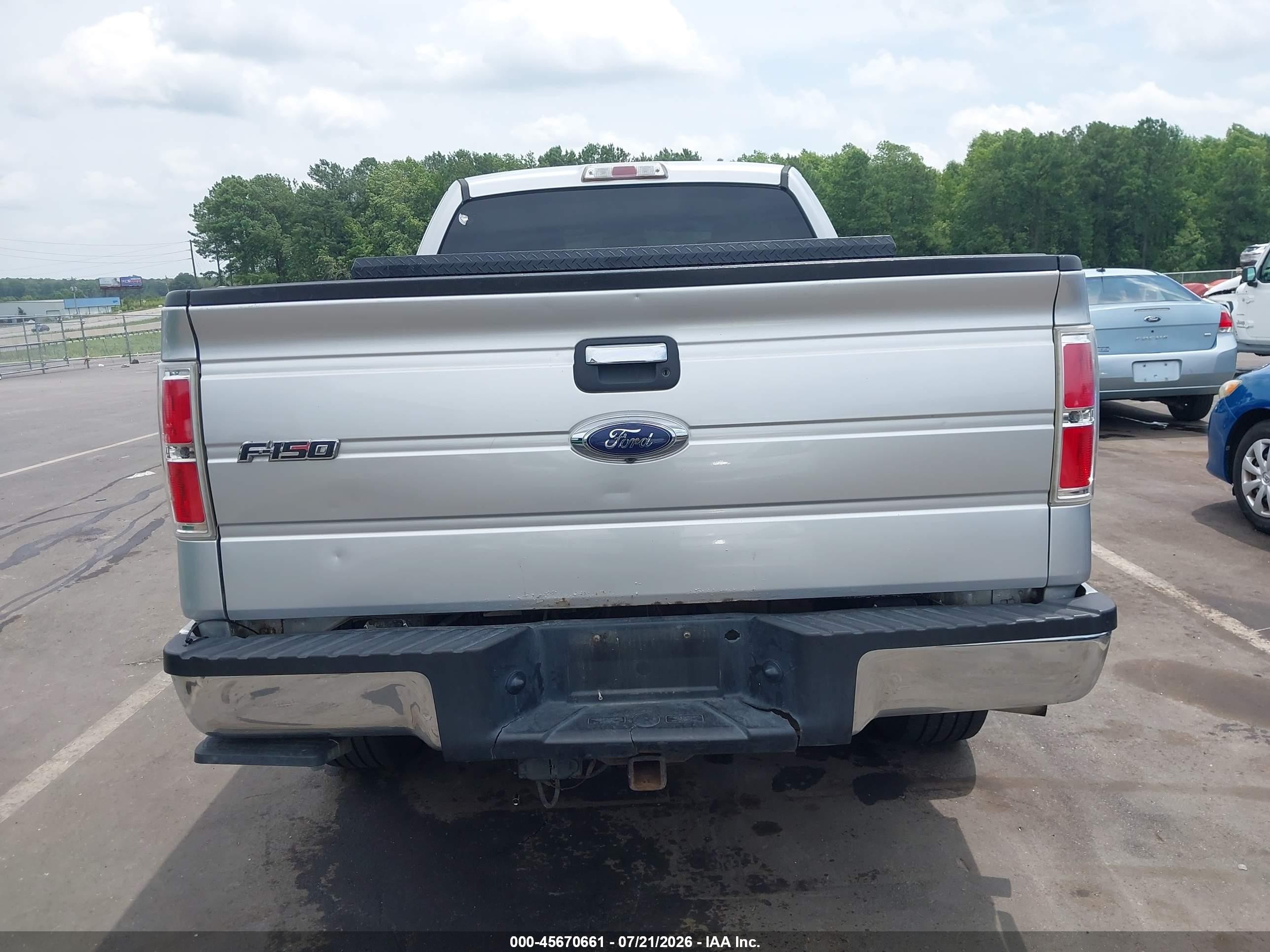 2011 Ford F-150 Xlt Серебряный vin: 1FTFX1ET6BFC26087