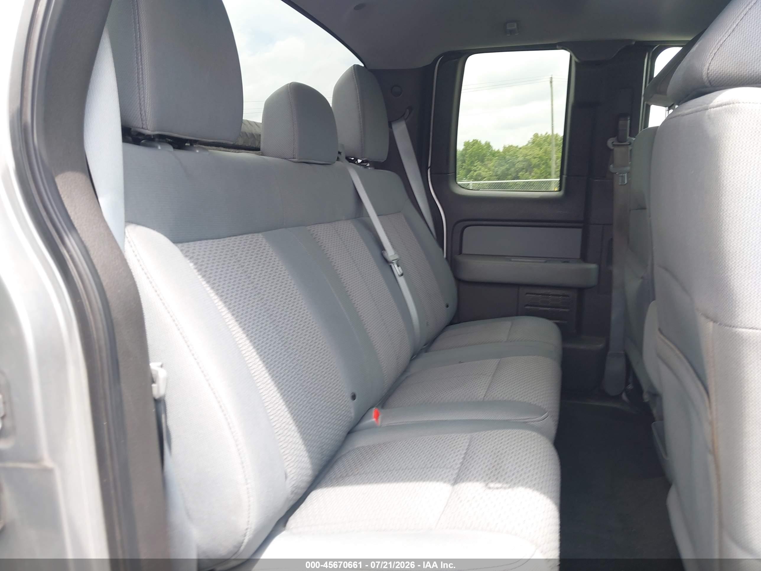 2011 Ford F-150 Xlt Серебряный vin: 1FTFX1ET6BFC26087
