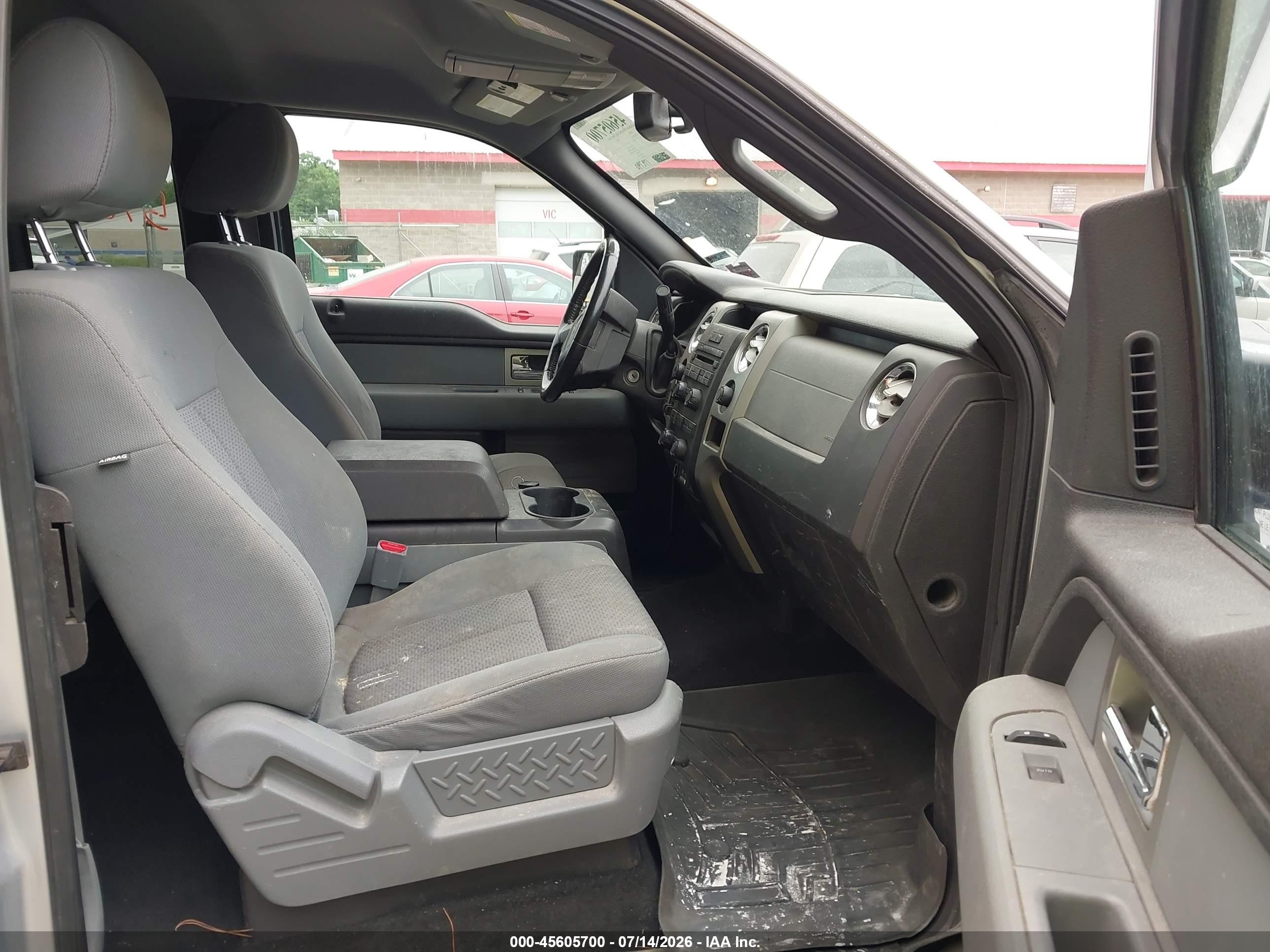 2011 Ford F-150 Xlt Silver vin: 1FTFX1ET7BFC41228
