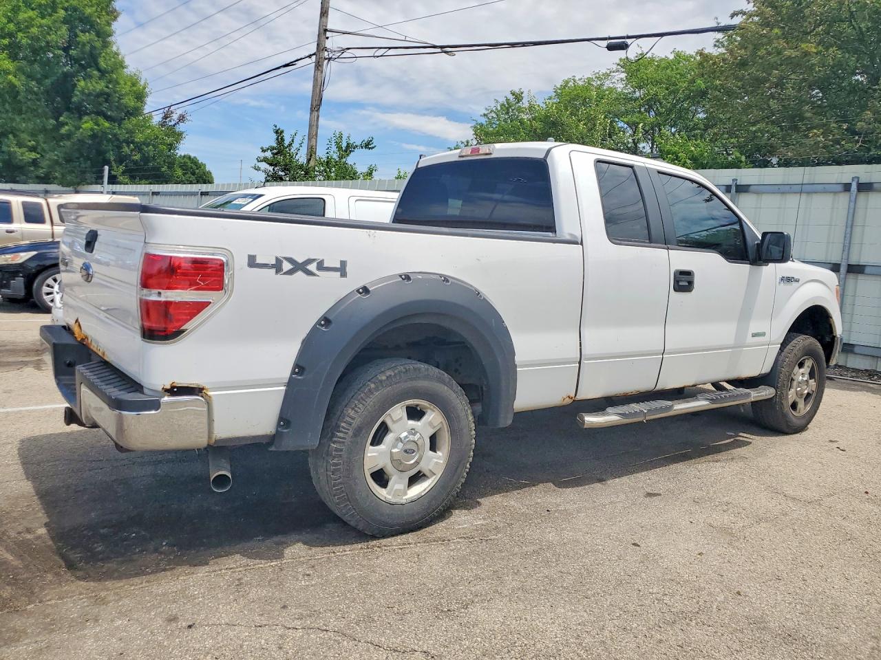 2013 Ford F150 Super Cab White vin: 1FTFX1ET7DFB31394