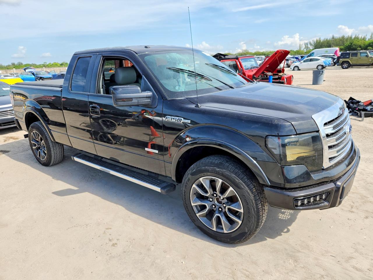 2013 Ford F150 Super Cab Black vin: 1FTFX1ET7DKF76502