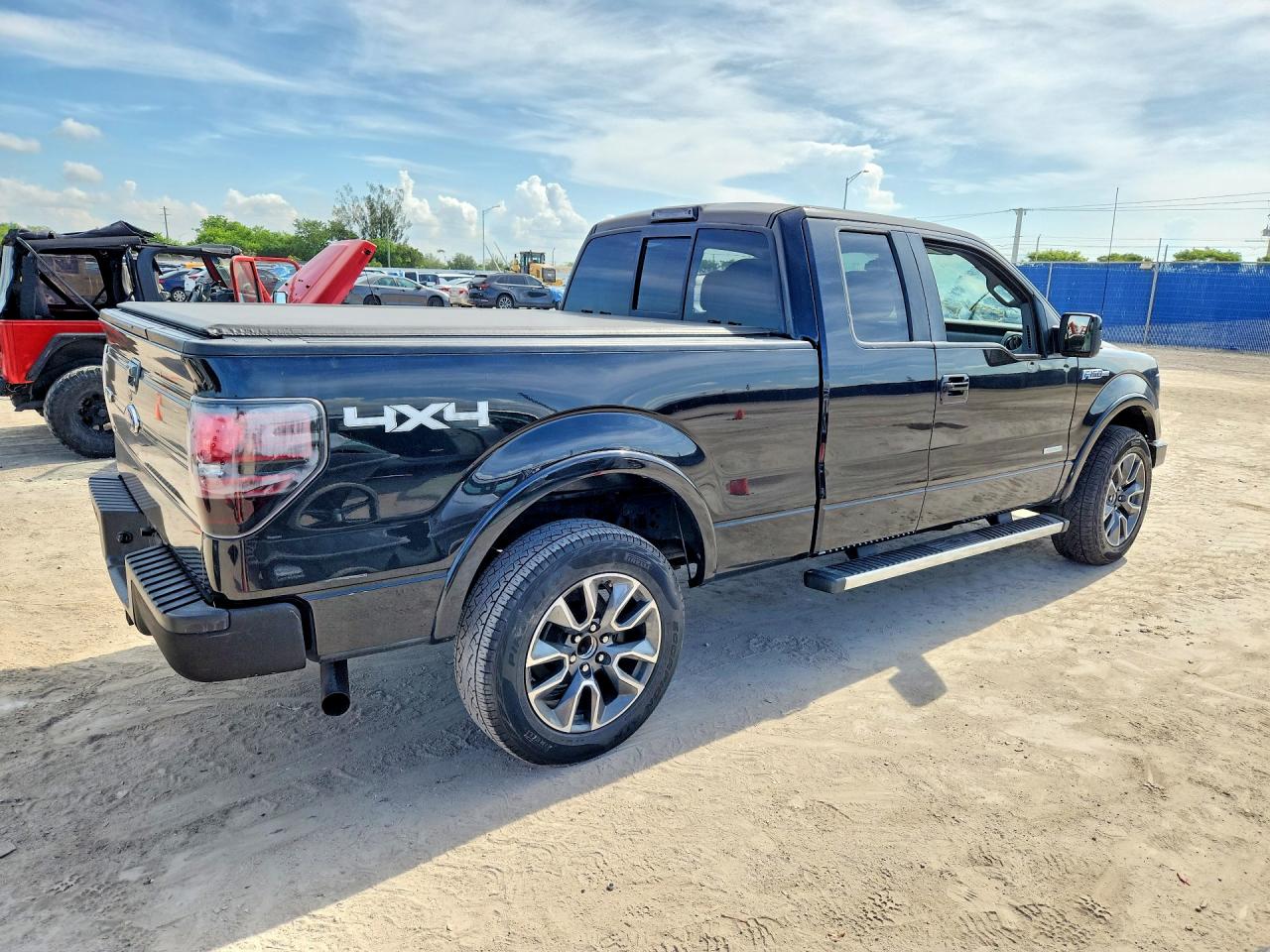 2013 Ford F150 Super Cab Black vin: 1FTFX1ET7DKF76502
