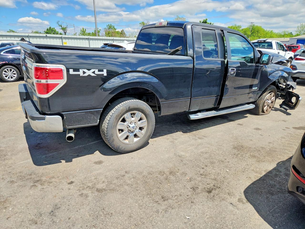 2011 Ford F150 Super Cab Black vin: 1FTFX1ET8BFB62621