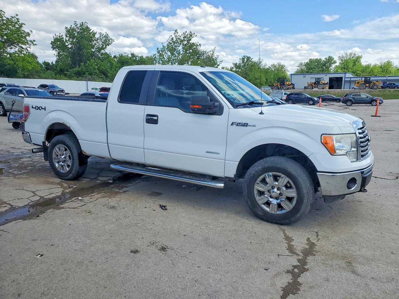 2011 Ford F150 Super Cab White vin: 1FTFX1ET8BFD25963