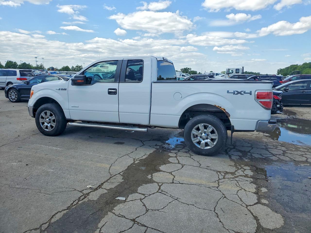 2011 Ford F150 Super Cab White vin: 1FTFX1ET8BFD25963