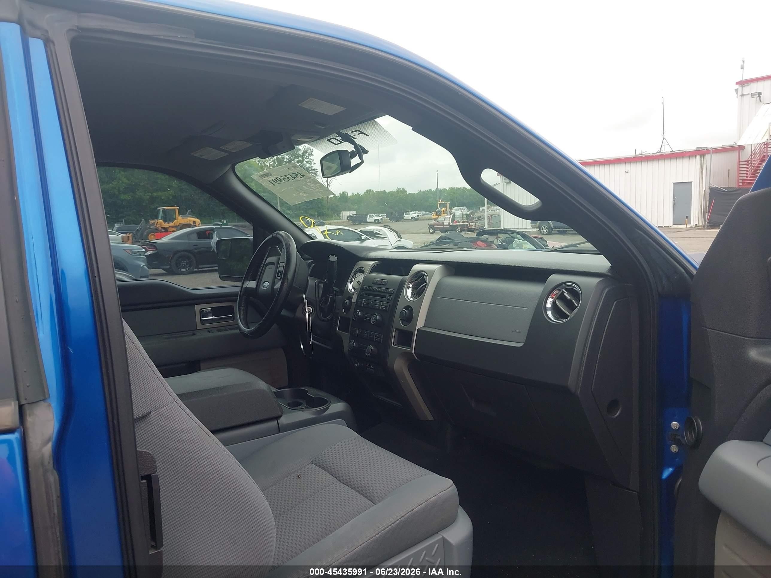 2011 Ford F-150   Blue vin: 1FTFX1ET8BKD62048
