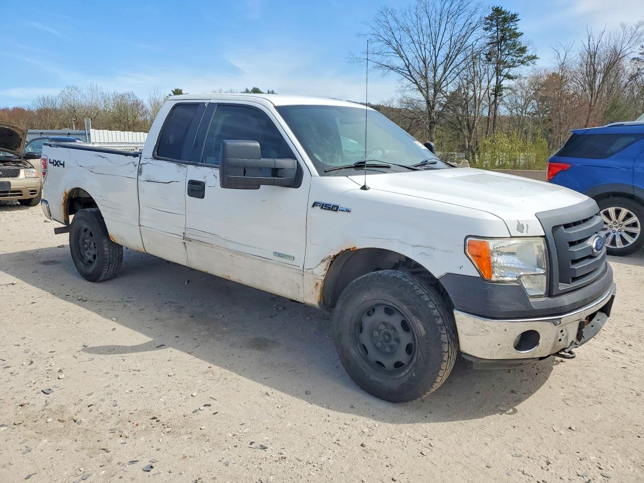2012 Ford F150 Super Cab White vin: 1FTFX1ET8CKD11618