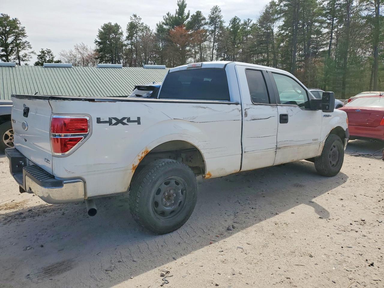 2012 Ford F150 Super Cab White vin: 1FTFX1ET8CKD11618