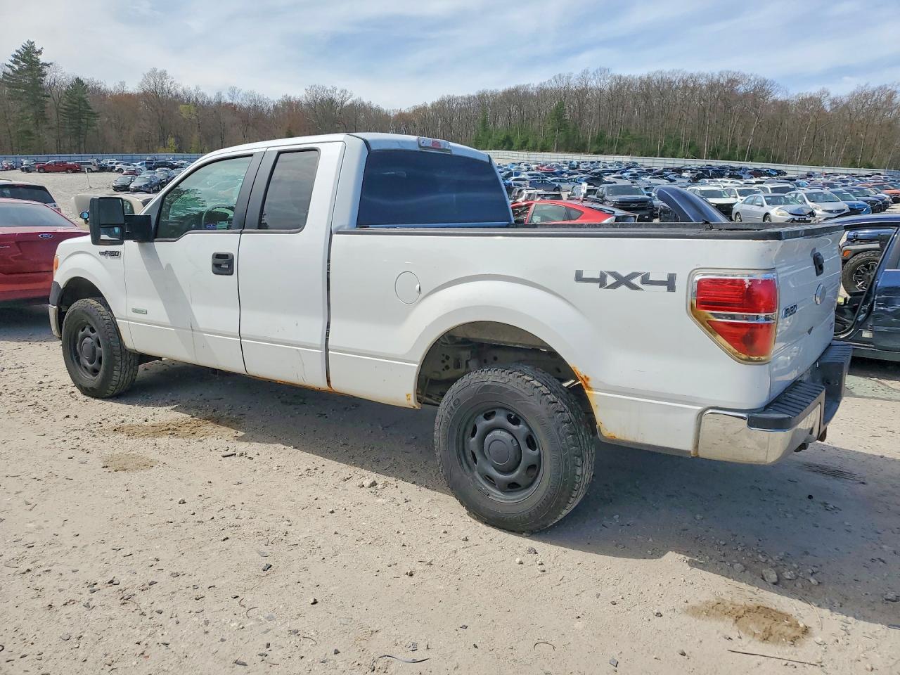 2012 Ford F150 Super Cab White vin: 1FTFX1ET8CKD11618