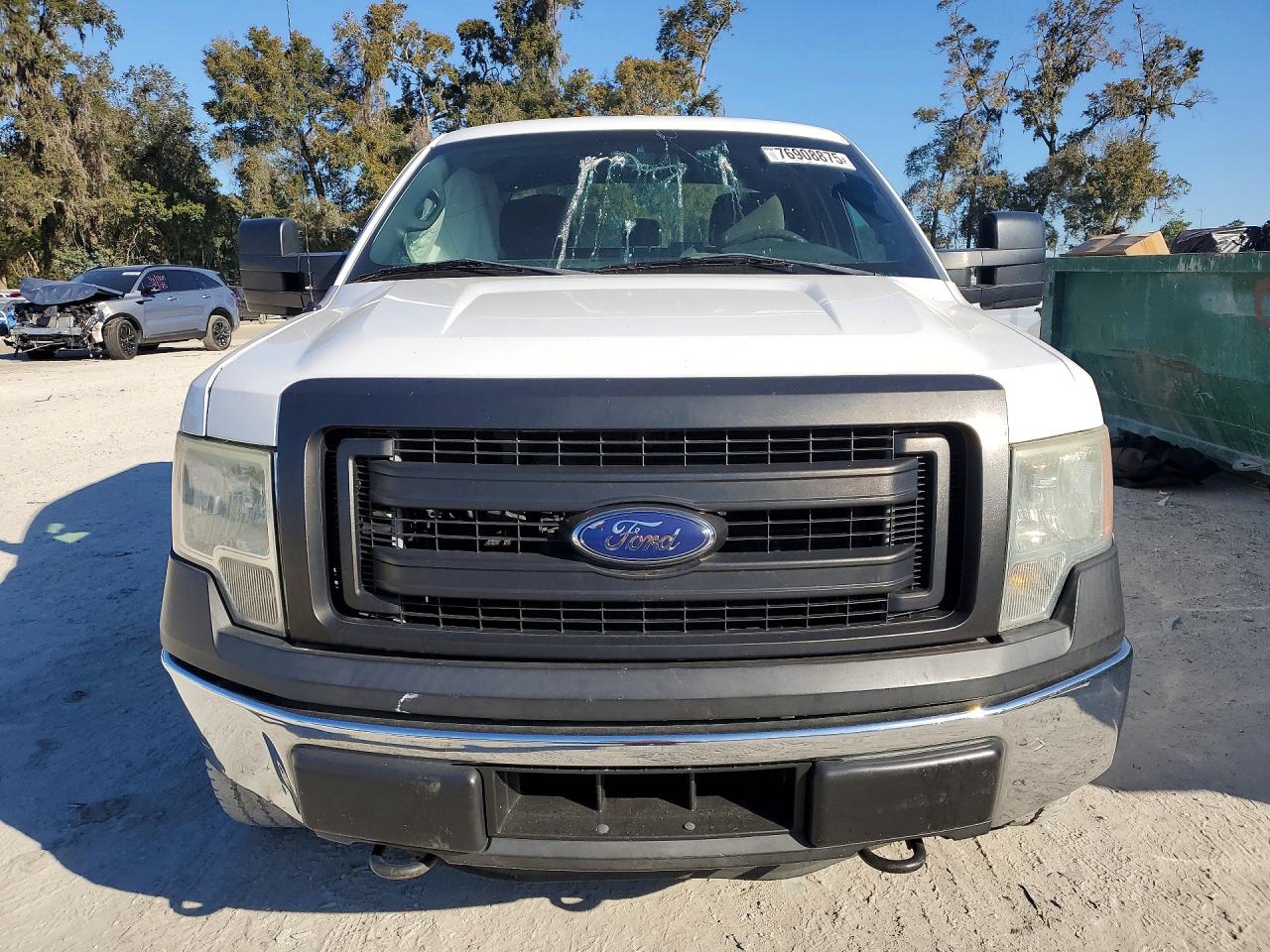 2014 Ford F150 Super Cab White vin: 1FTFX1ET8EKF40836