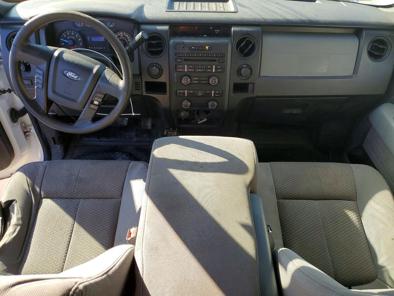 2014 Ford F150 Super Cab White vin: 1FTFX1ET8EKF40836