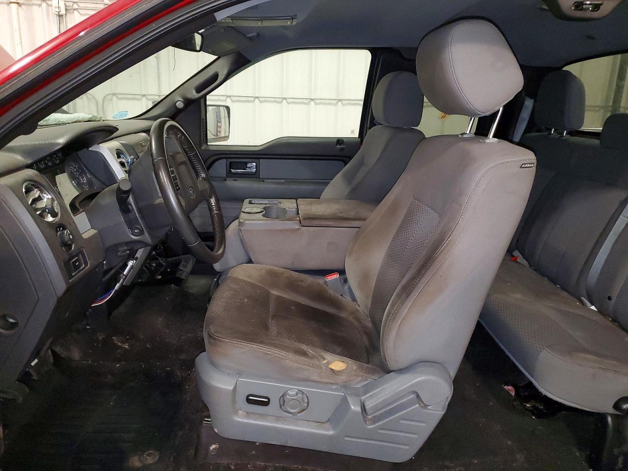 2013 Ford F150 Super Cab Red vin: 1FTFX1ET9DFA05604