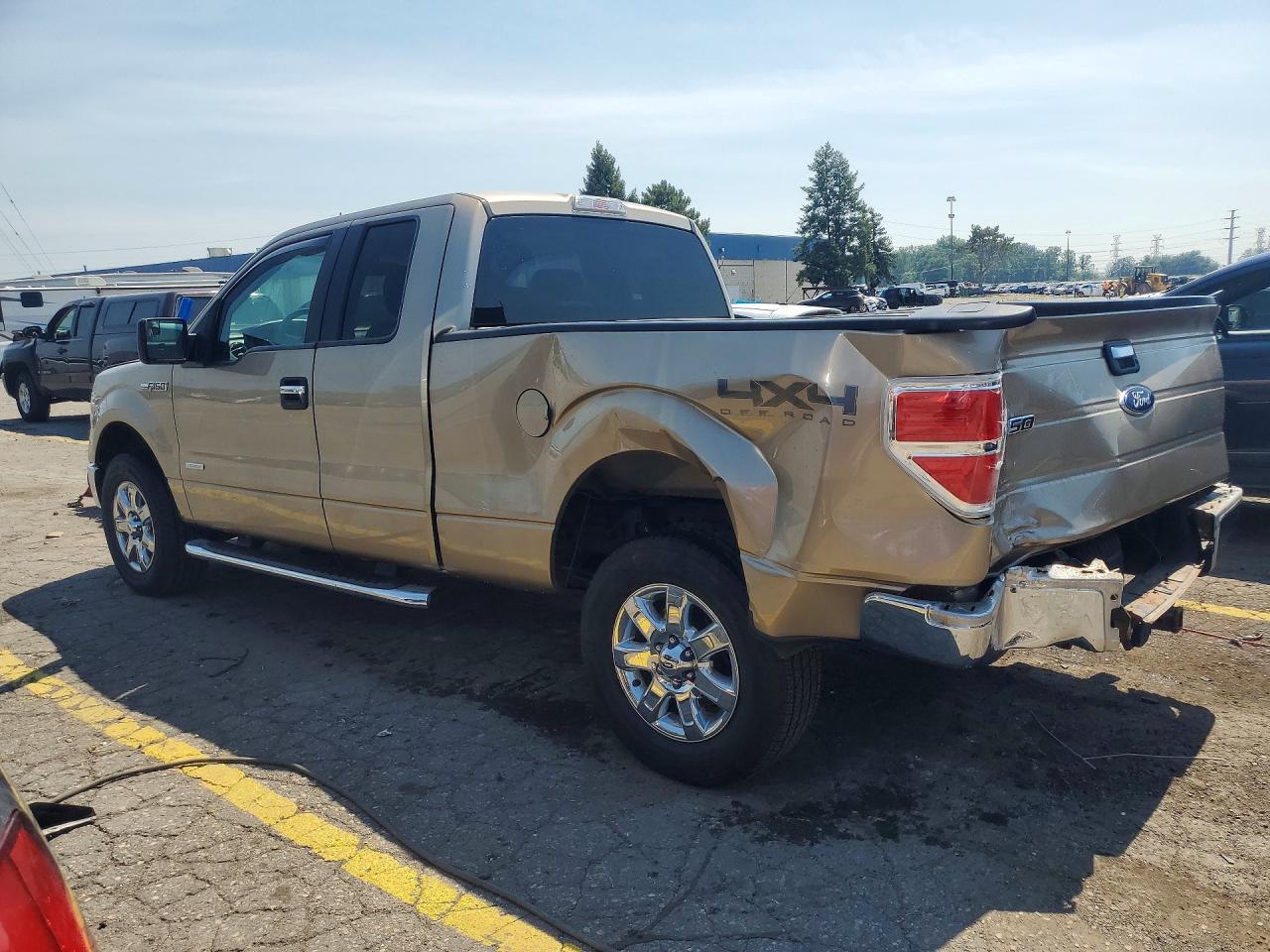 2013 Ford F150 Super Cab Gold vin: 1FTFX1ET9DFD39941