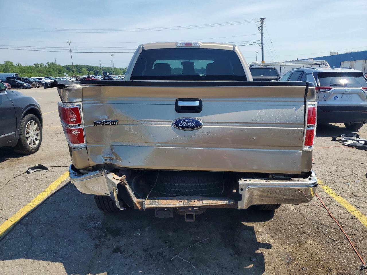 2013 Ford F150 Super Cab Gold vin: 1FTFX1ET9DFD39941