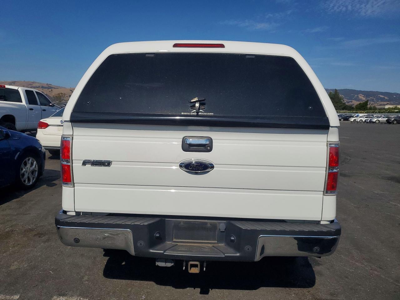 2013 Ford F150 Super Cab White vin: 1FTFX1ET9DKF97836