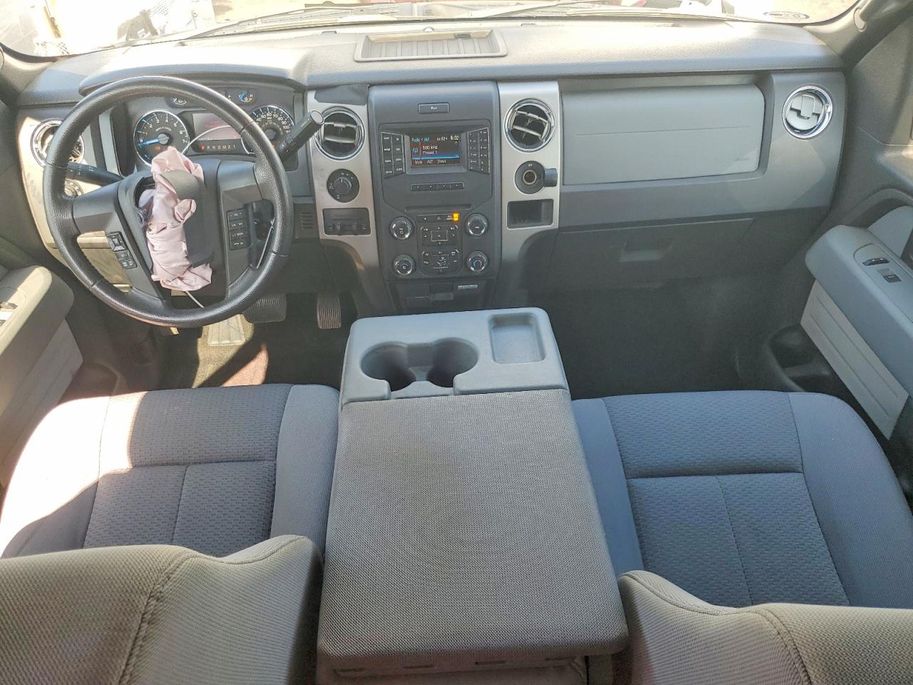 2013 Ford F150 Super Cab White vin: 1FTFX1ET9DKF97836