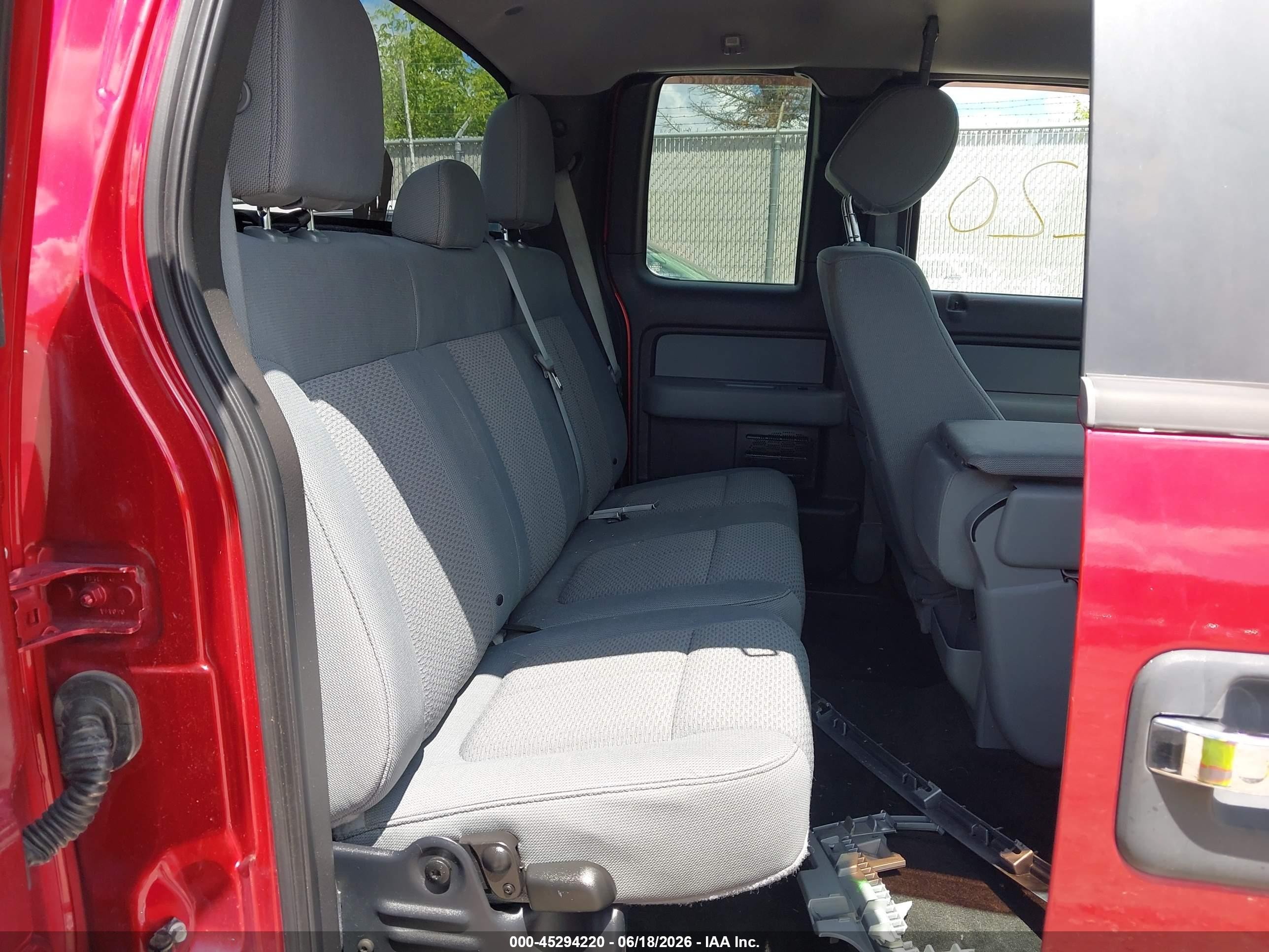 2014 Ford F-150 Xlt Red vin: 1FTFX1ET9EFC46046