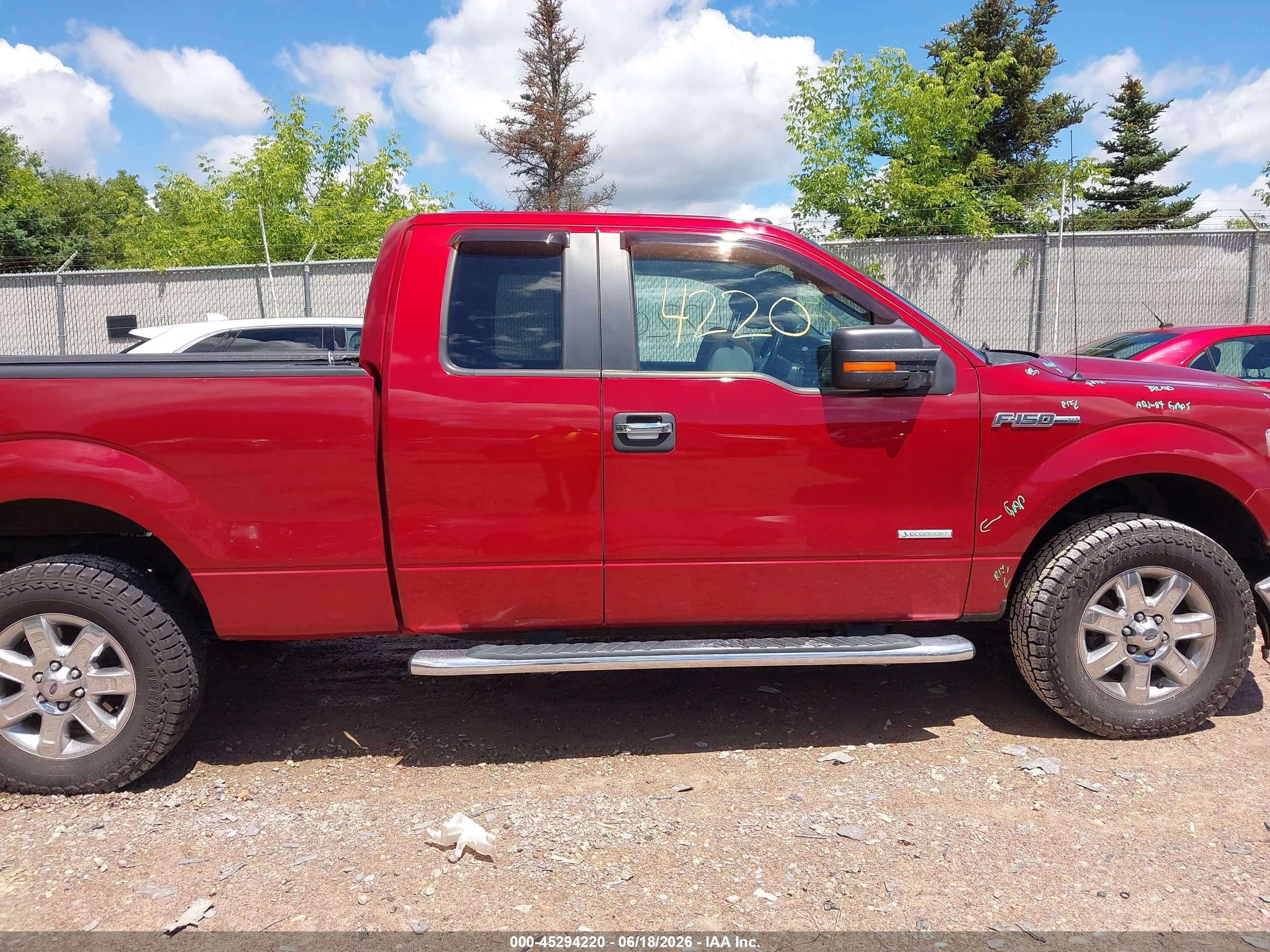 2014 Ford F-150 Xlt Red vin: 1FTFX1ET9EFC46046