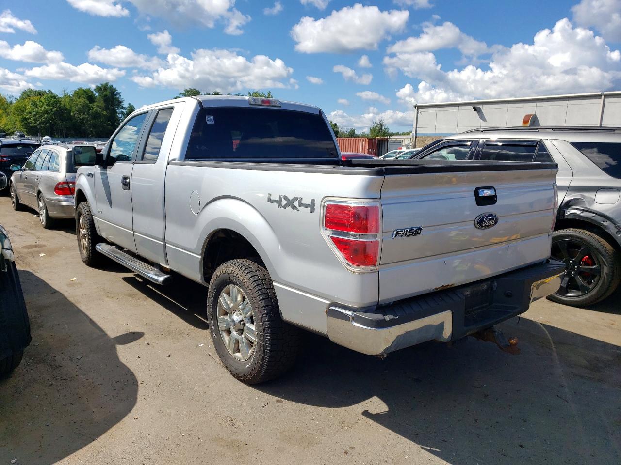 2011 Ford F150 Super Cab Silver vin: 1FTFX1ETXBFA90448