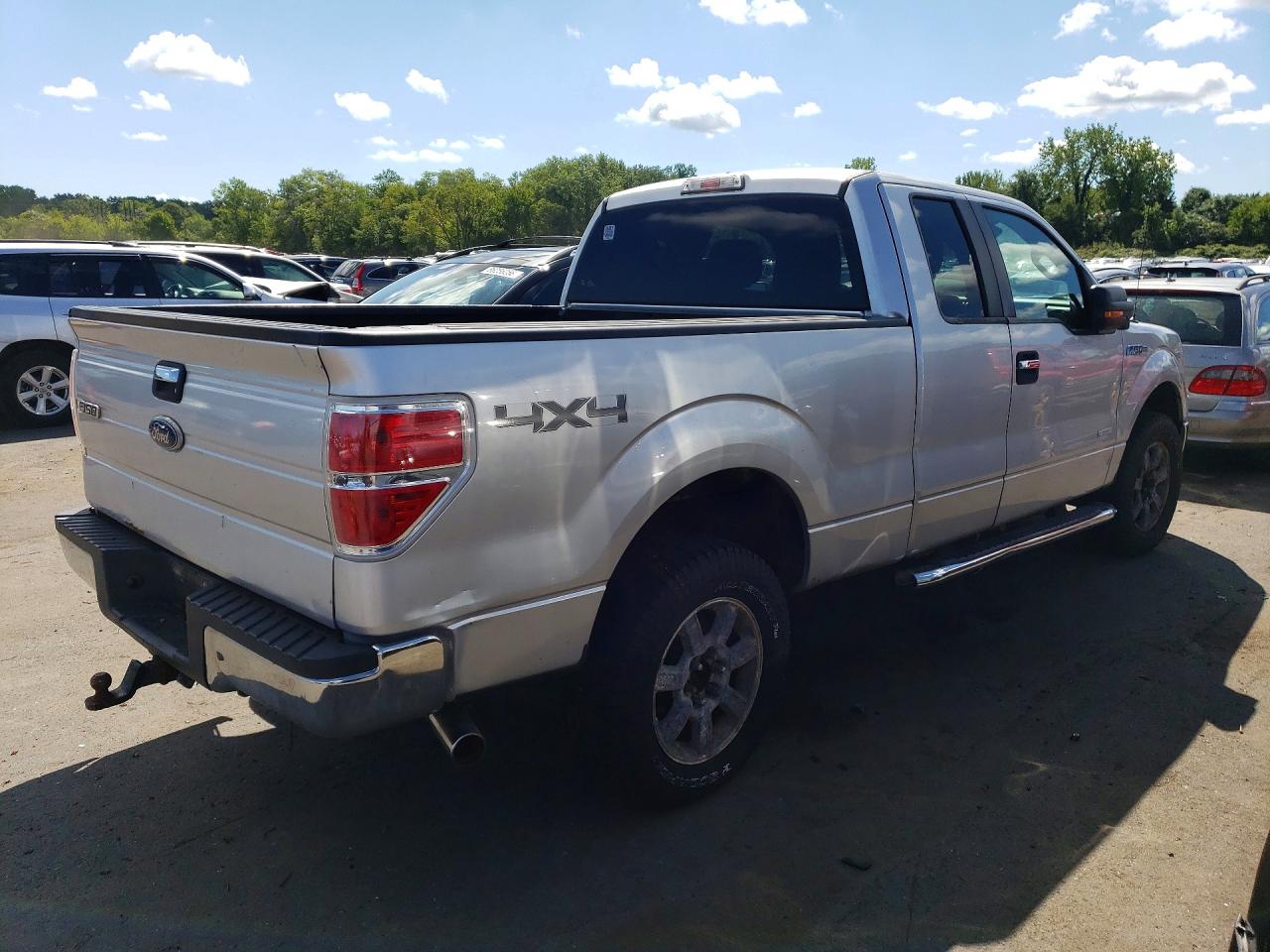 2011 Ford F150 Super Cab Silver vin: 1FTFX1ETXBFA90448