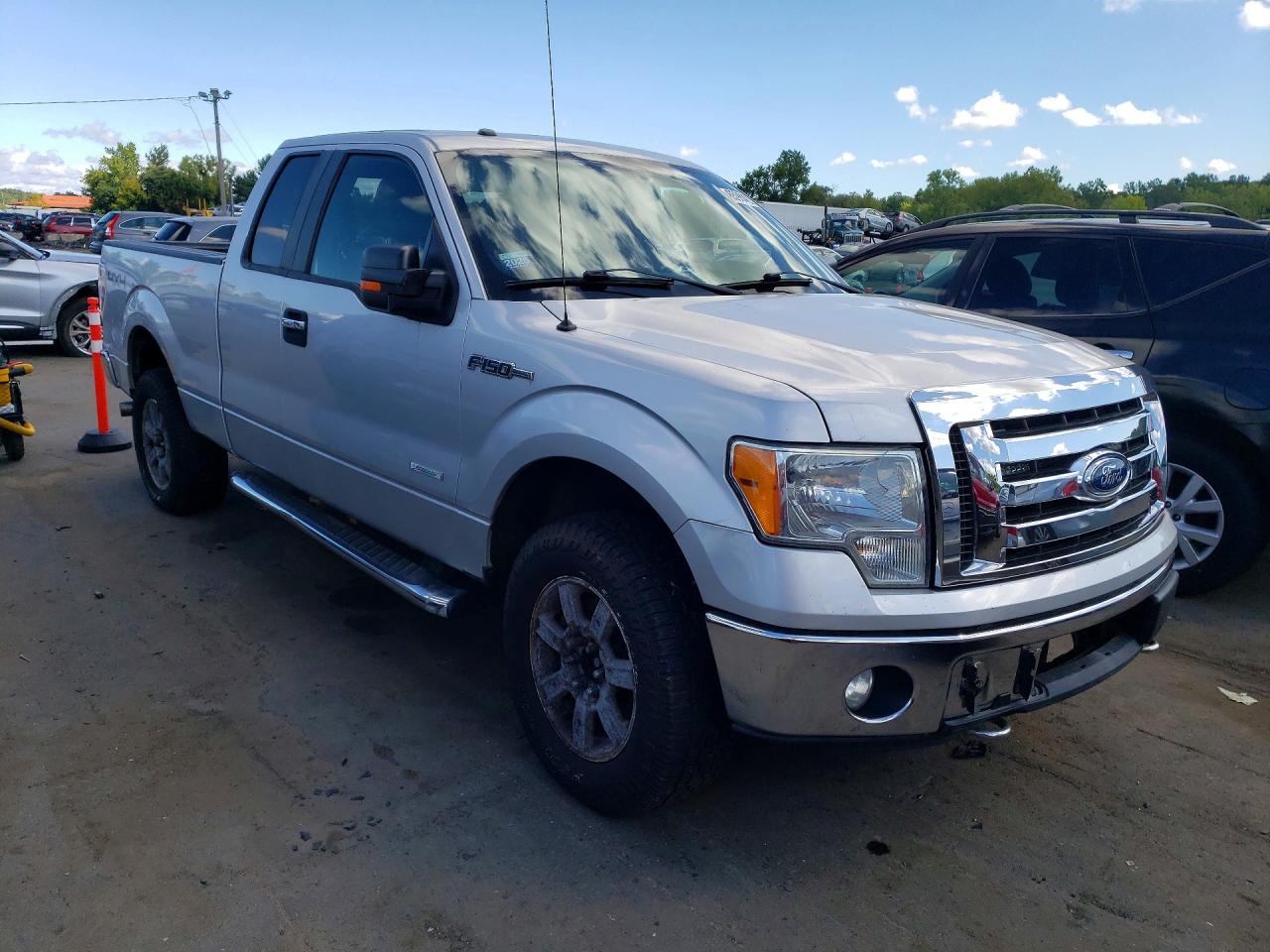 2011 Ford F150 Super Cab Silver vin: 1FTFX1ETXBFA90448