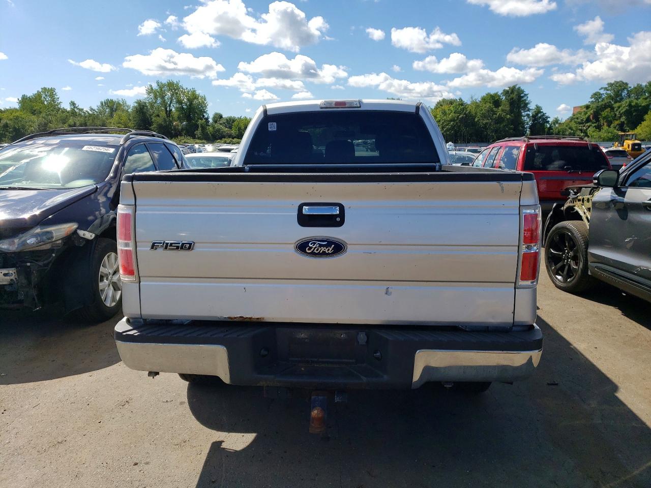 2011 Ford F150 Super Cab Silver vin: 1FTFX1ETXBFA90448