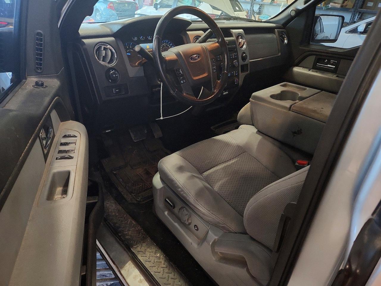 2012 Ford F150 Super Cab Silver vin: 1FTFX1ETXCFC35067