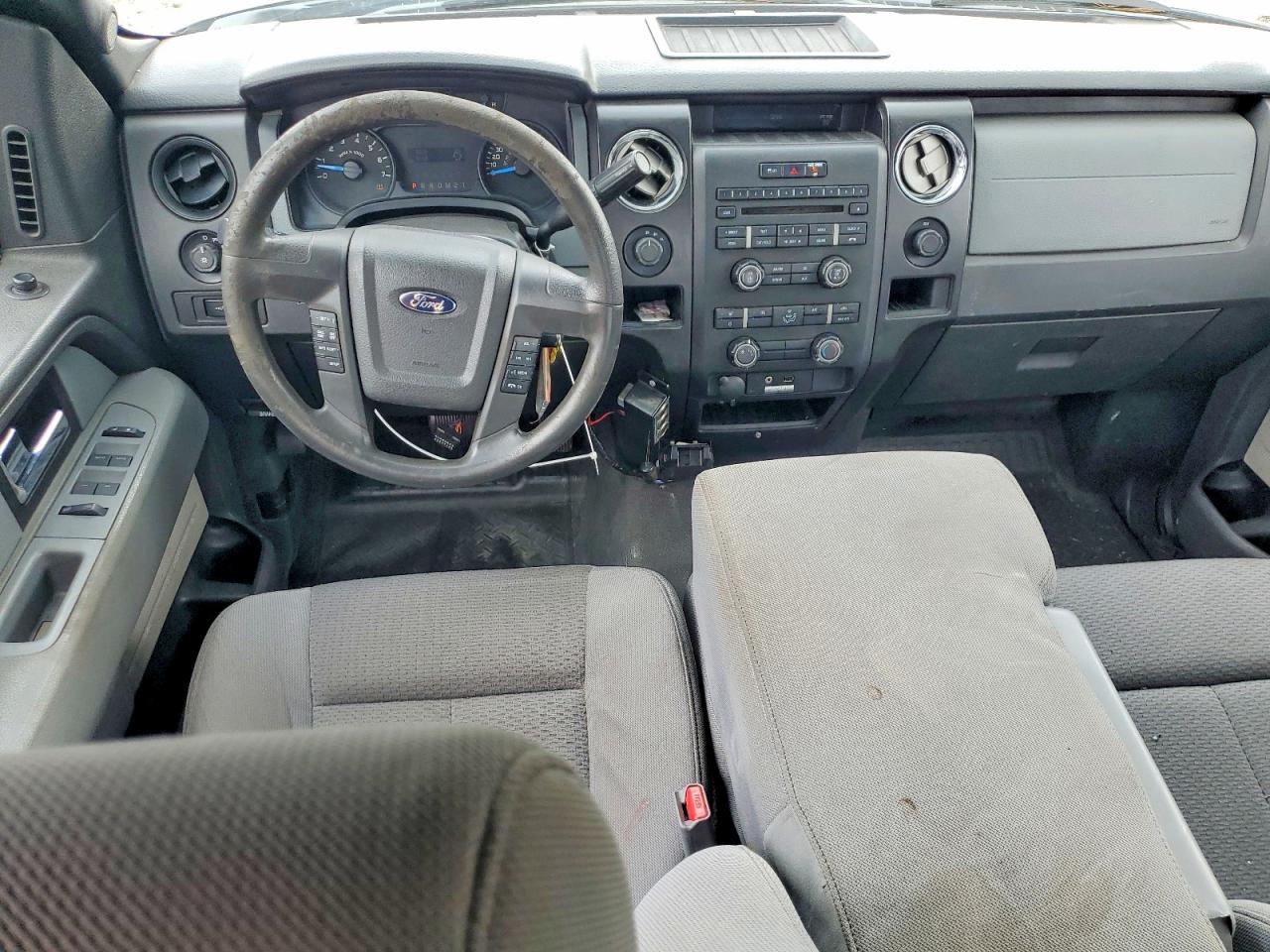 2014 Ford F150 Super Cab White vin: 1FTFX1ETXEKE72135
