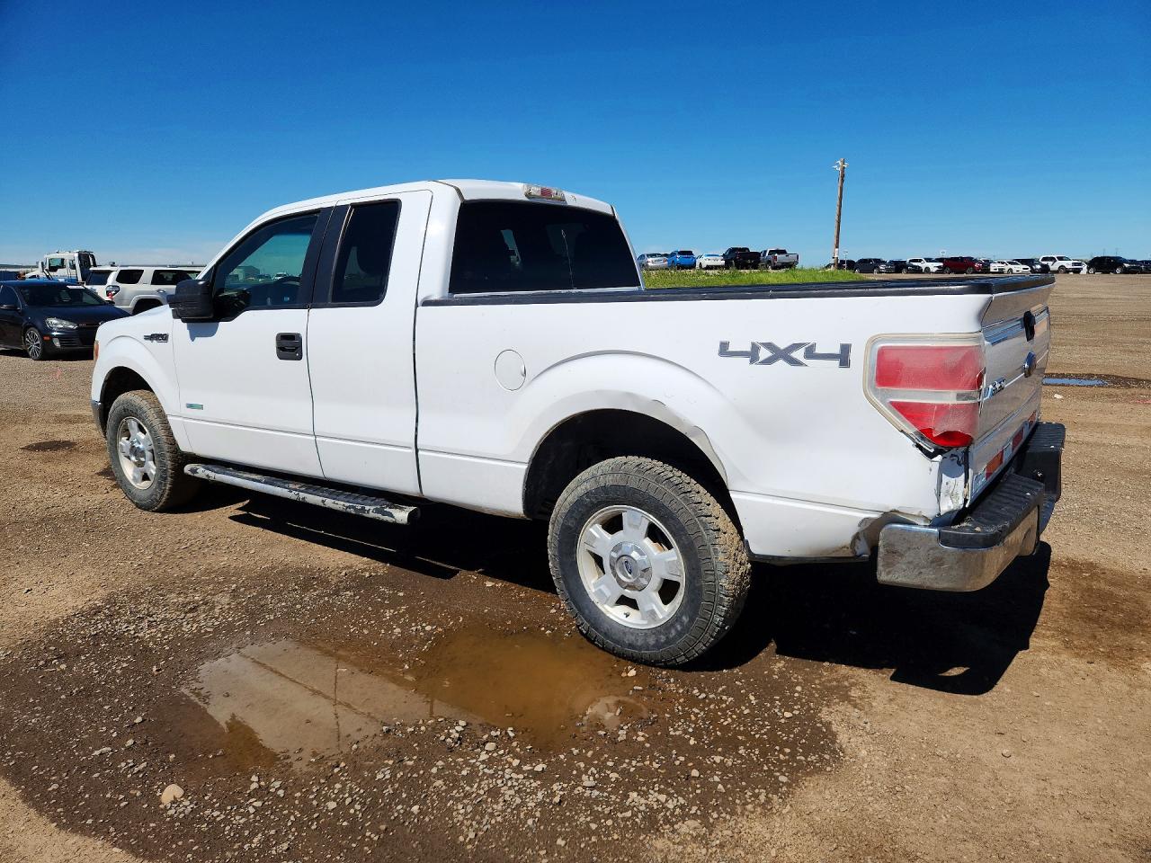 2014 Ford F150 Super Cab White vin: 1FTFX1ETXEKF49263