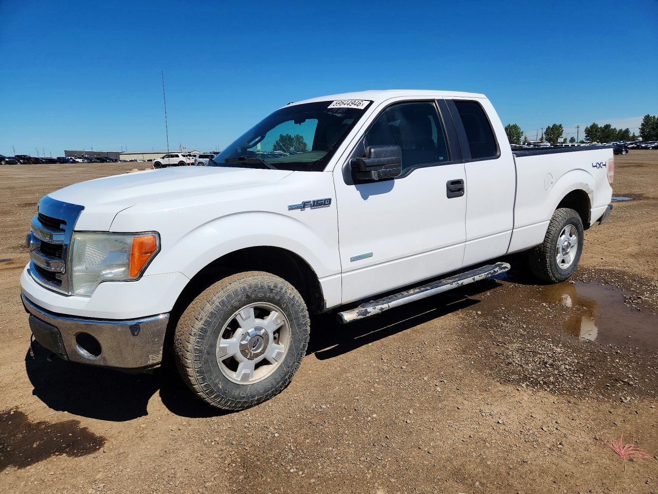 2014 Ford F150 Super Cab White vin: 1FTFX1ETXEKF49263